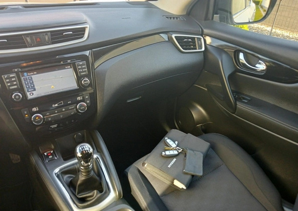 Nissan Qashqai cena 64500 przebieg: 115783, rok produkcji 2016 z Łaszczów małe 781